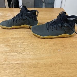 Vivobarefoot Magna FG size 8 Obsidian